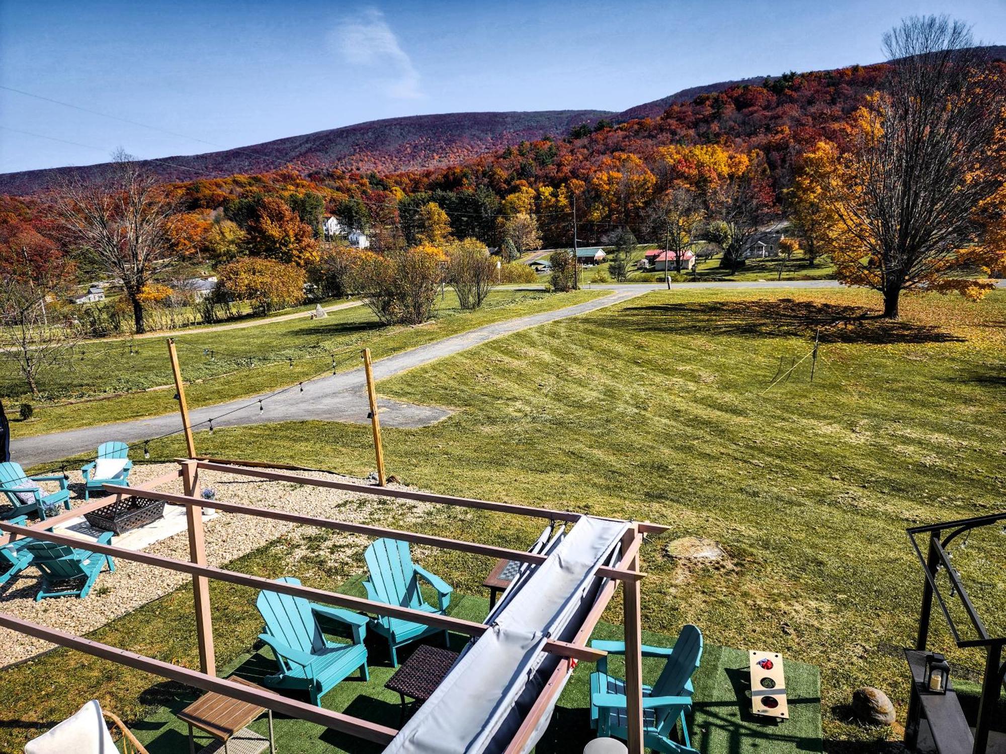 Carloover Vista: Mountain Escape *